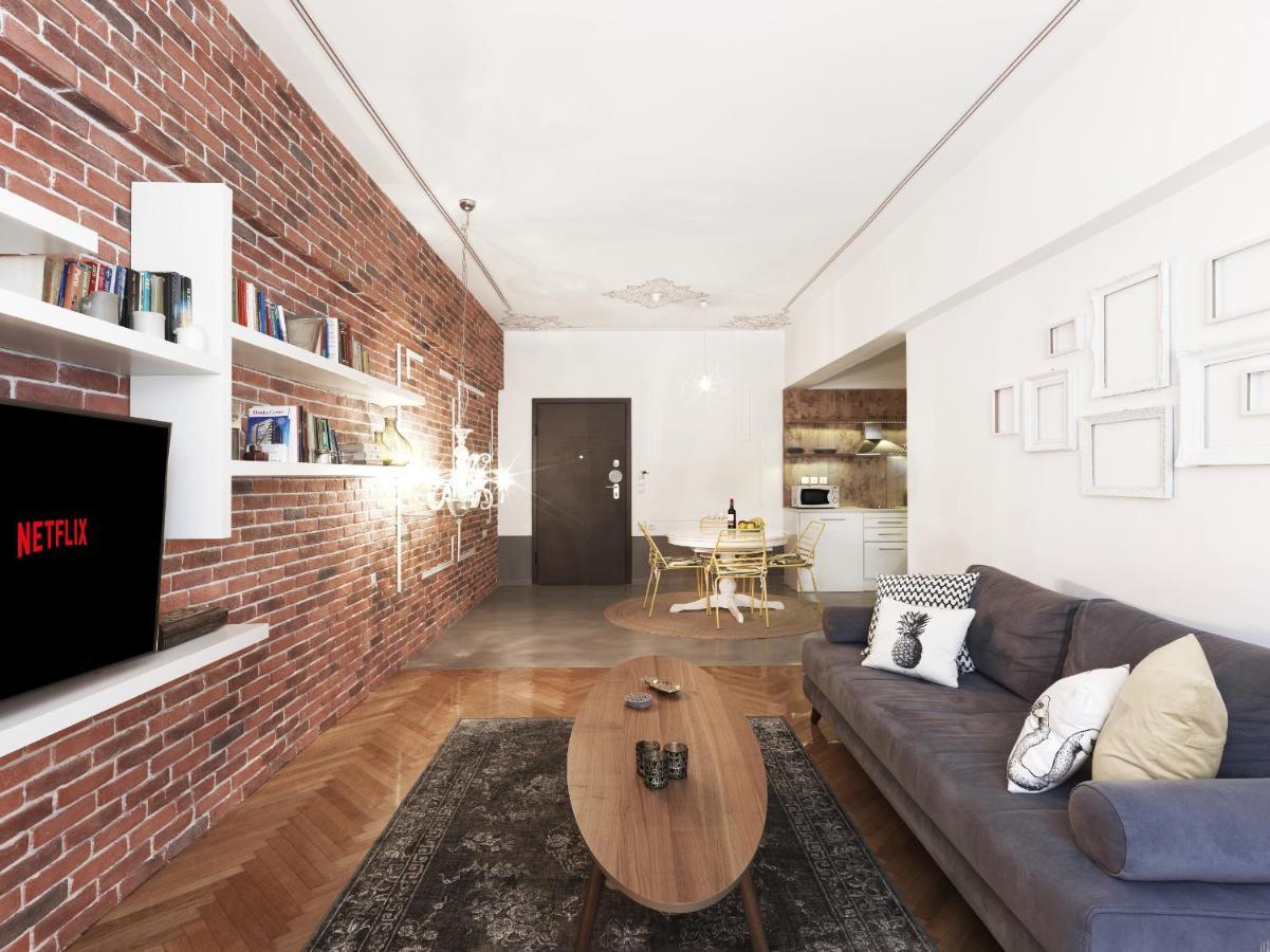Athenian Apartment In The Center With Jacuzzi Atenas Exterior foto