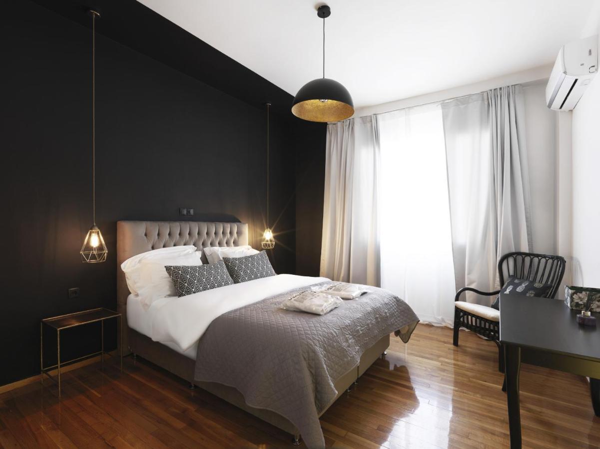 Athenian Apartment In The Center With Jacuzzi Atenas Exterior foto